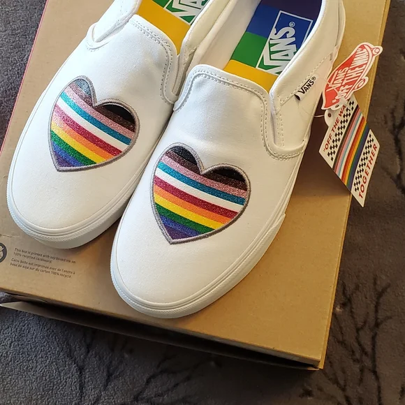 NWT PRIDE VANS - Picture 4 of 5